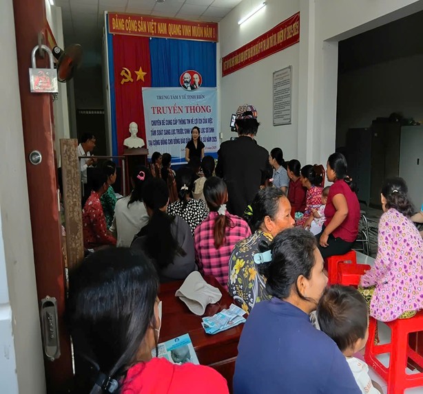 TRUNG TÂM Y TẾ TỊNH BIÊN THỰC HIỆN PHÓNG SỰ CHUYÊN MỤC TRUYỀN THÔNG DÂN SỐ