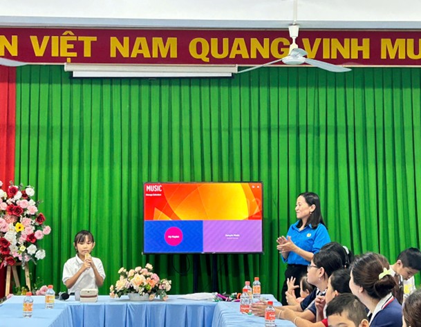 Trung tâm Y tế Tịnh Biên tổ chức chương trình trung thu yêu thương, trao quà ý nghĩa cho con em cán bộ, viên chức lao động