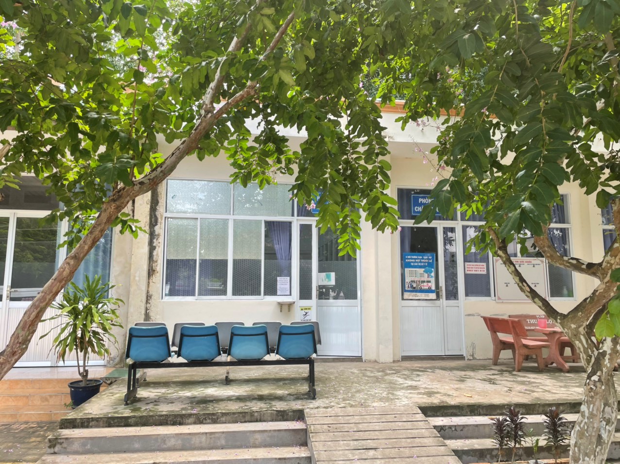 xuống cấp1